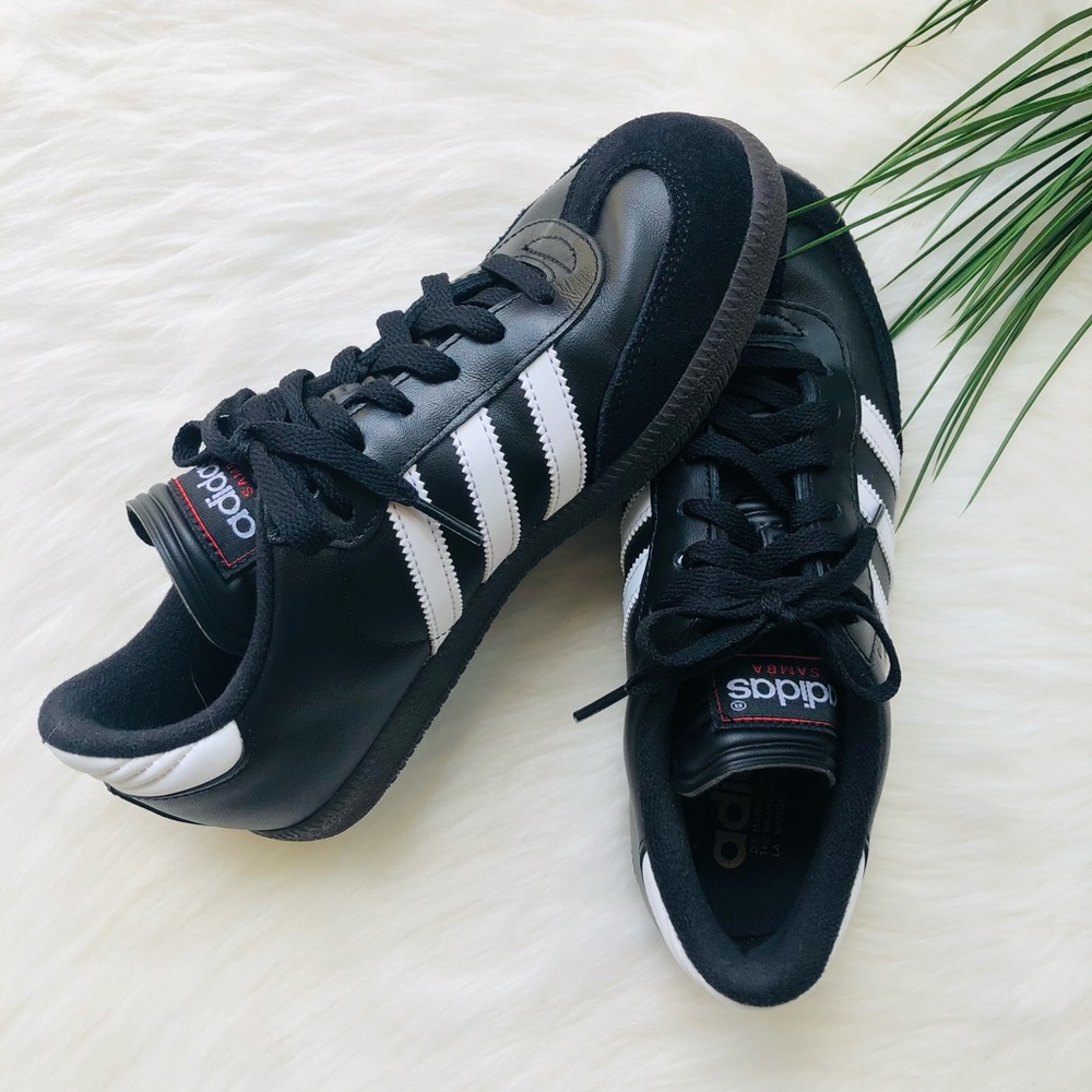 NEW adidas Kids Samba Classic Soccer Shoe | 🎥